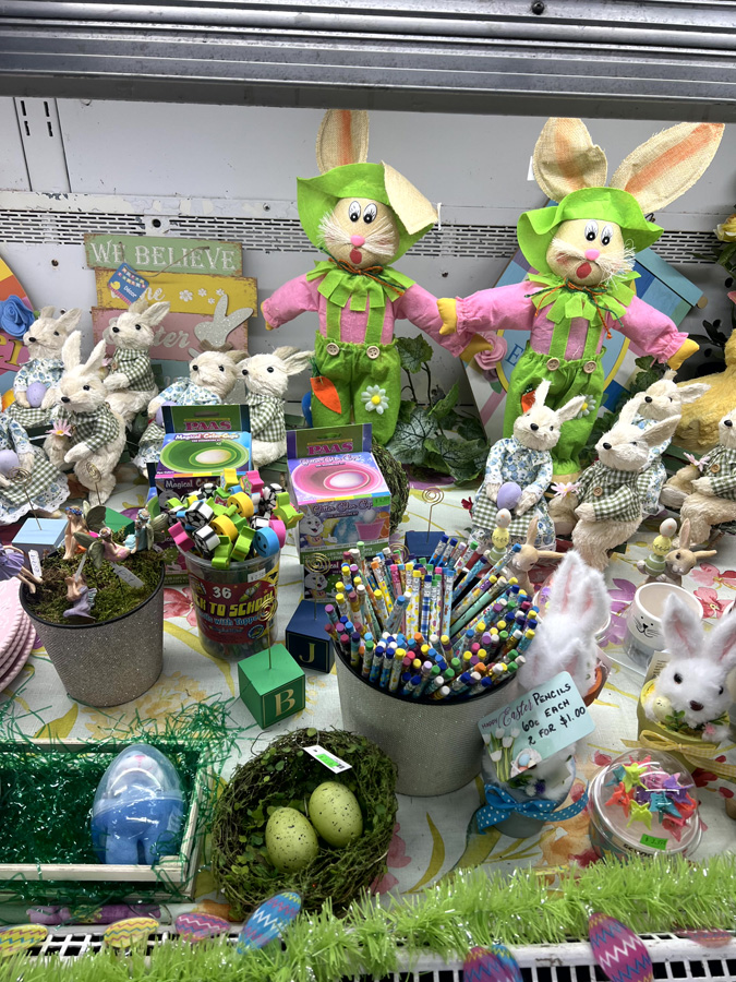 Easter Decorating Crafts at Goffle Brook Farmin Ridgewood NJ